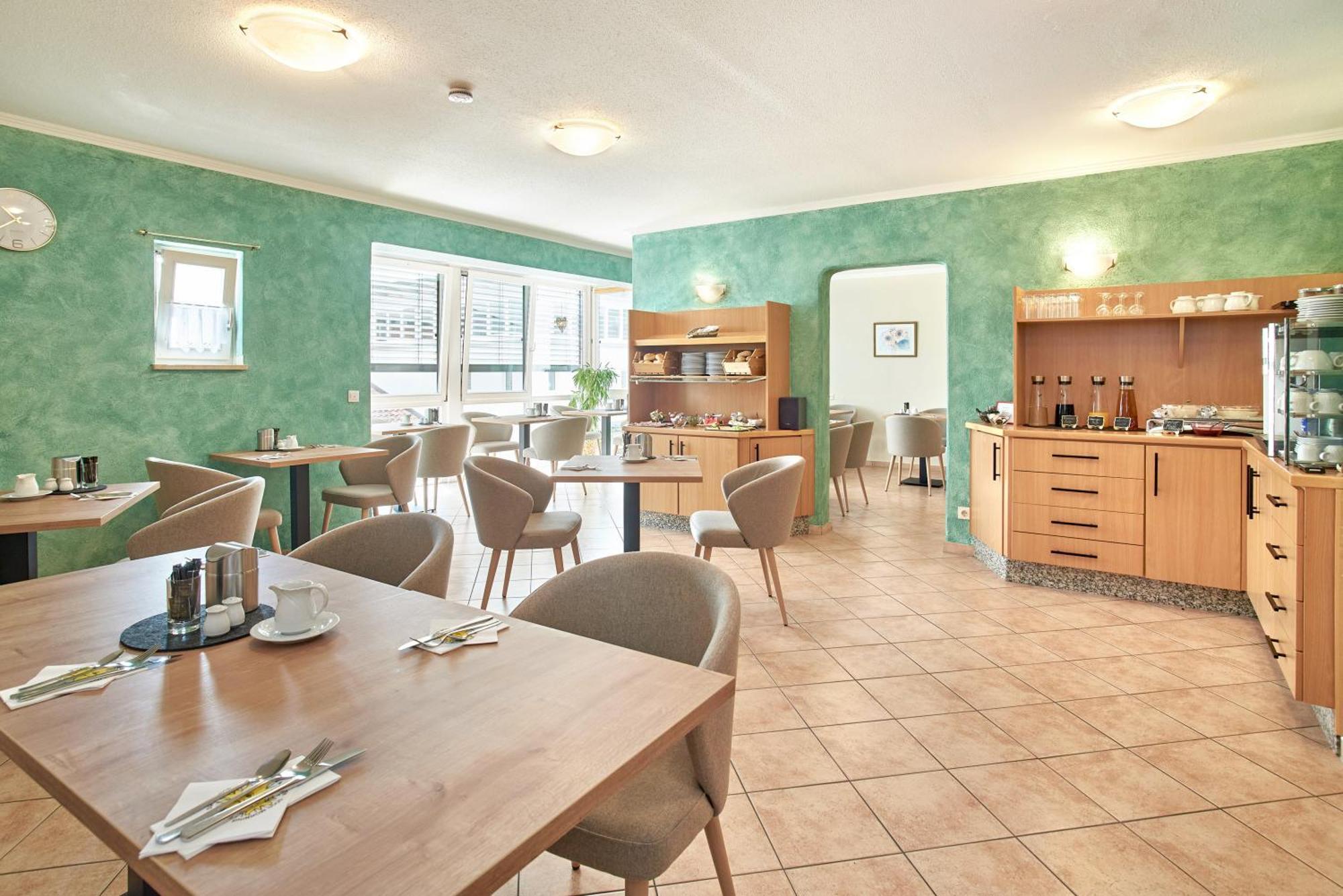 Apparthotel Minerva Diana Octavia 바트고깅 외부 사진