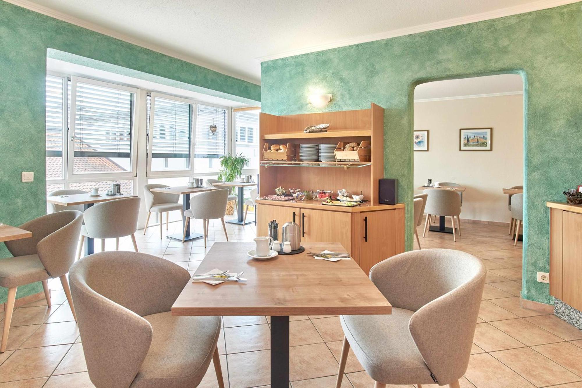 Apparthotel Minerva Diana Octavia 바트고깅 외부 사진