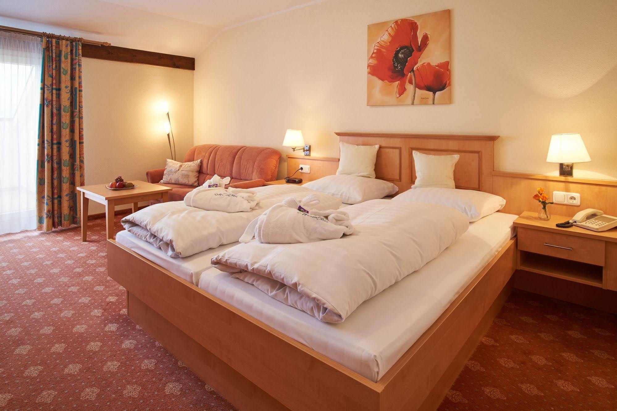 Apparthotel Minerva Diana Octavia 바트고깅 외부 사진