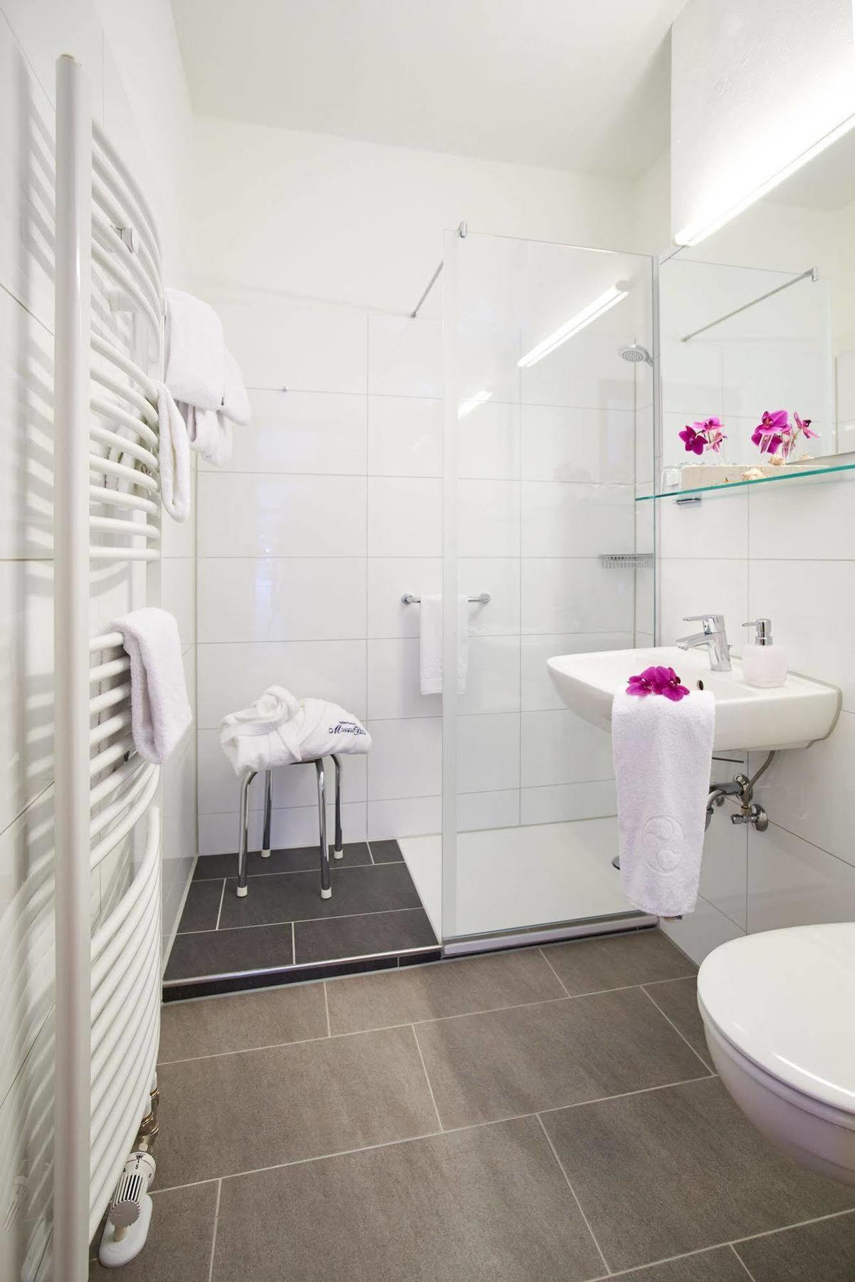 Apparthotel Minerva Diana Octavia 바트고깅 외부 사진